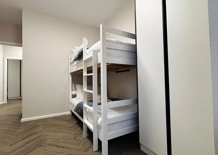 Bllok A 公寓 地拉那